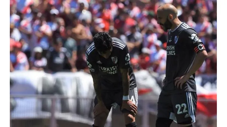 Gil Navarro: "Si llega a tener algo en el aductor, Enzo Pérez se pierde la final"