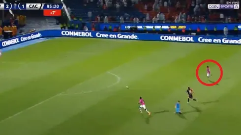 Cristian Dájome quedó totalmente solo.