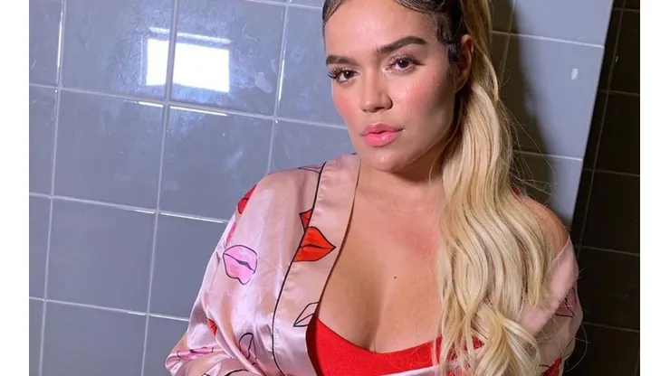 Karol G subió foto con una transparencia que le deja ver todo y encendió Instagram