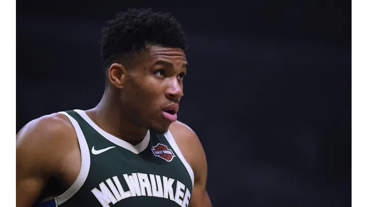 A Giannis Antetokounmpo le hablaron de descansar como Kawhi y su respuesta lo dijo todo
