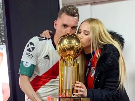 La mujer de Armani subió foto en bikini y tiró sobre él: "Me ve todos los días así"