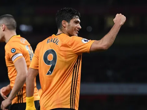 Wolverhampton felicitó a Raúl Jiménez por llegar a 100 goles a nivel clubes