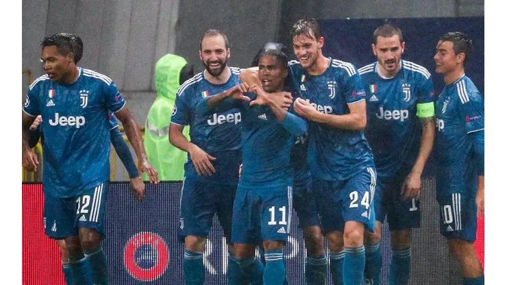 Todo Juventus festeja el gol de Costa.