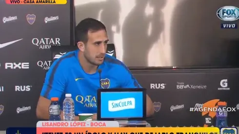 Foto de Izquierdoz en conferencia de prensa.