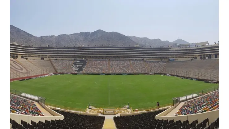 Universitario de Deportes suele ser local en el Monumental de Ate.