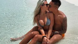 Foto de Lautaro Martínez y su novia en la playa.