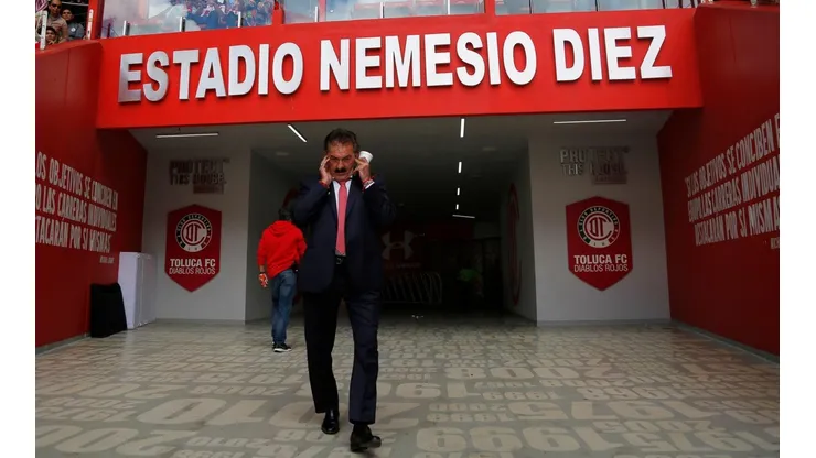 La directiva de Toluca evalúa la salida de La Volpe