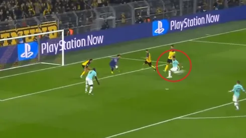 Toro imparable: Lautaro Martínez le ganó a los defensores, amagó y puso el 1 a 0 para el Inter