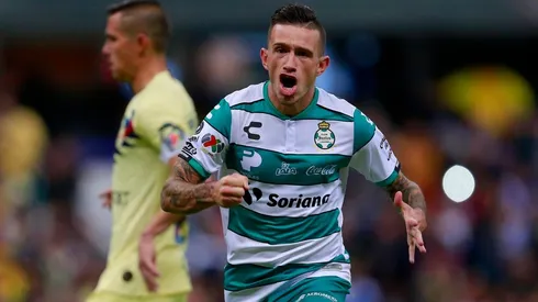 Todo le sale bien a Santos.