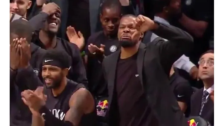 No seas así: Kevin Durant se burló de un jugador que intentó la peor clavada de la historia