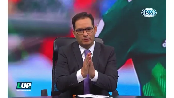 El periodista de Fox Sports le rogó a Carlos Vela que vuelva al Tri.