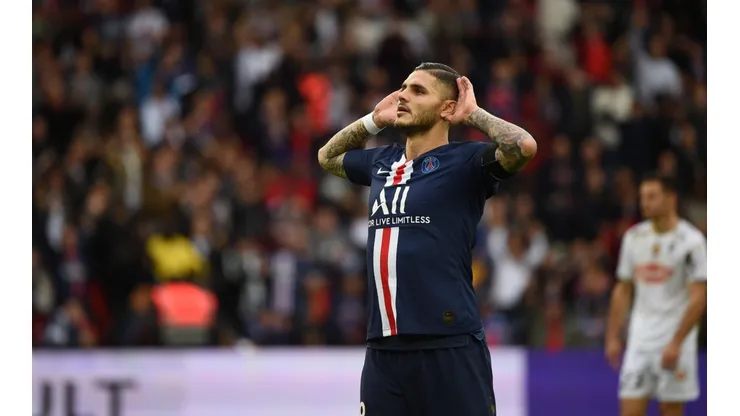 Mauro Icardi festejando un gol en Paris Saint-Germain.