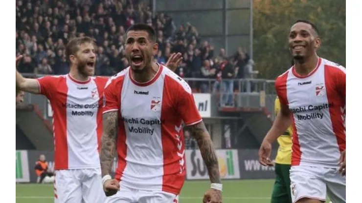 Sergio Peña llegó al Emmen proveniente del Tondela de Portugal.
