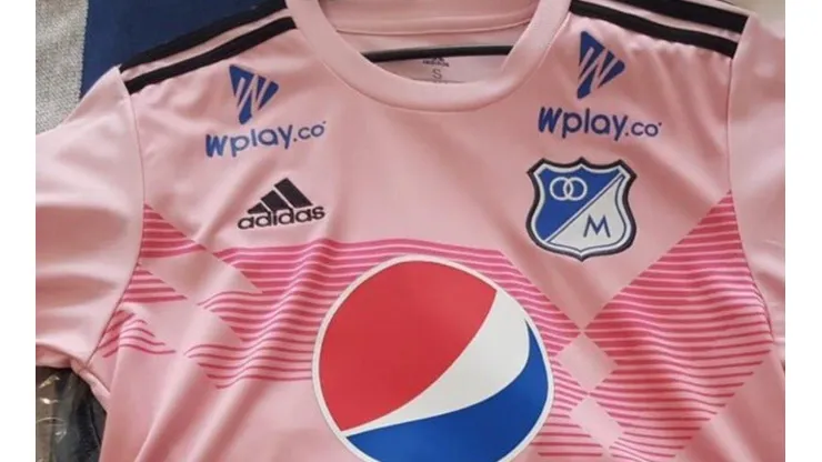 Camiseta rosa de Millos