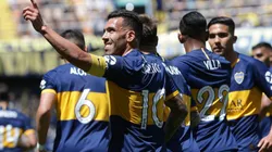 Todo Boca festeja el golazo de Tevez.