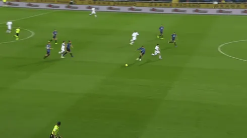 Cagliari sorprendió al Atalanta con protagónico de Gio Simeone