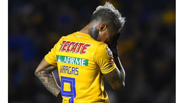 Eduardo Vargas duró sólo 20 minutos en Tigres y tiembla Chile