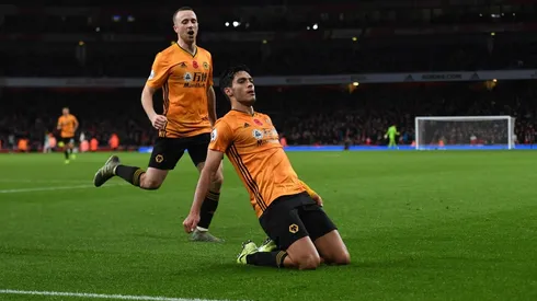 El delantero mexicano se volvió a destacar frente a un grande de Inglaterra.