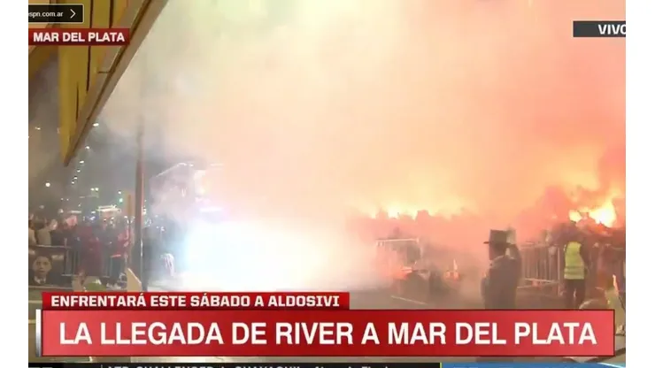 Así fue recibido River en Mar del Plata.