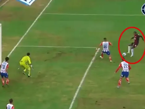 Cuero apareció por el segundo palo e hizo el primero de Atlas