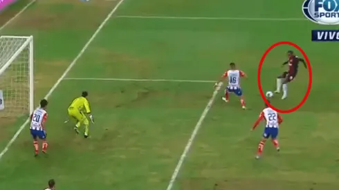 Cuero apareció por el segundo palo e hizo el primero de Atlas