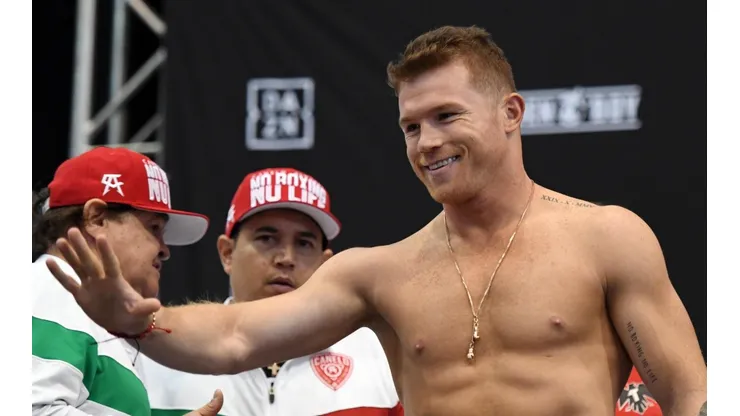 El boxeador se prepara para la gran batalla.