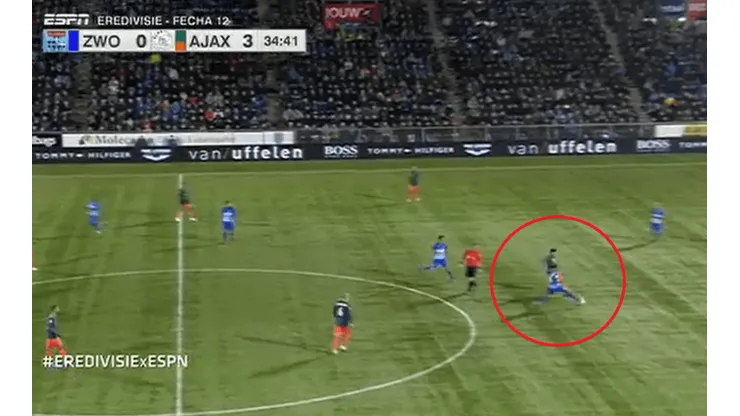 Grave error de Edson Álvarez: se equivocó en la salida y terminó en gol contra Ajax
