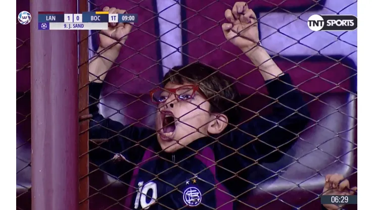 Explotó en Twitter: nene hincha de Lanús se volvió completamente loco con el gol de Sand a Boca