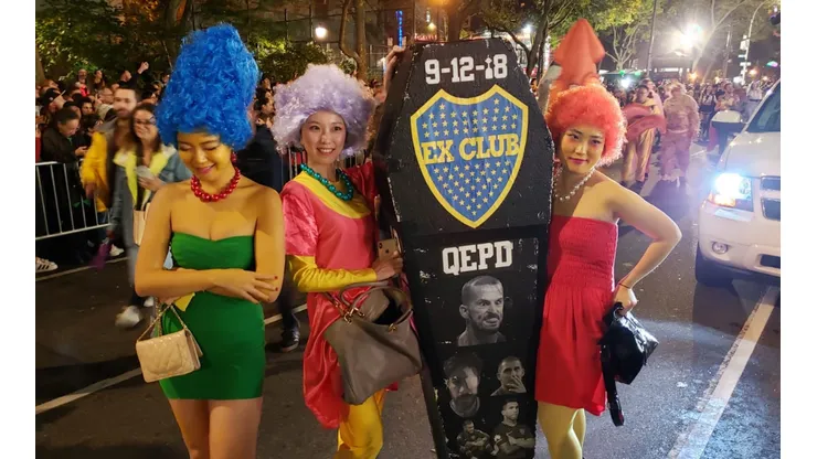 Foto del ataúd que estuvo en la noche de ayer.