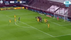 Zárate se paró a un paso de la pelota, clavó un golazo de tiro libre y se lo gritó a un hincha