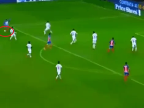 ¡El poste le dijo que no! Vega tuvo el empate para Chivas