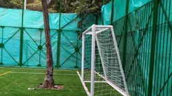 La insólita cancha de fútbol que construyó la Alcaldía de Bogotá con árboles incluidos