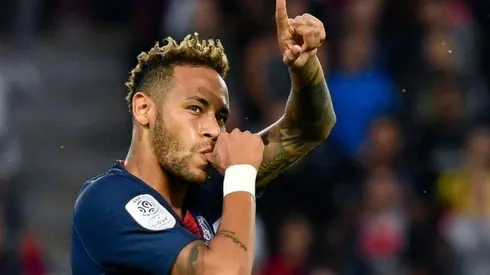 Neymar festejando un gol en Paris Saint-Germain.