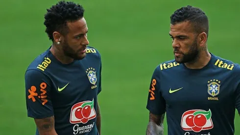 Dani Alves habló de Neymar como nunca lo escuchamos: "Es una referencia, tiene que dar la cara"