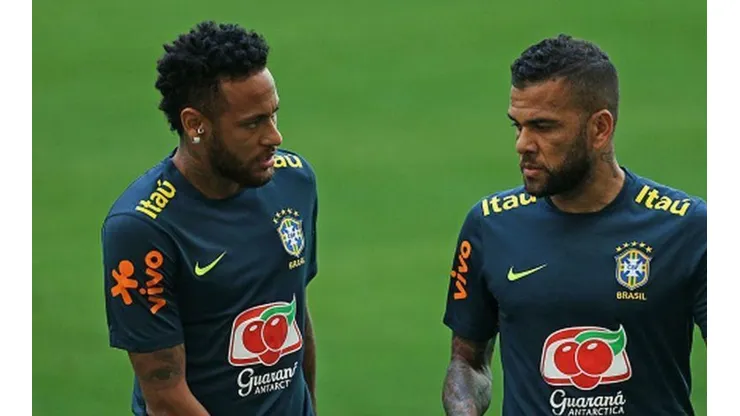 Dani Alves habló de Neymar como nunca lo escuchamos: "Es una referencia, tiene que dar la cara"