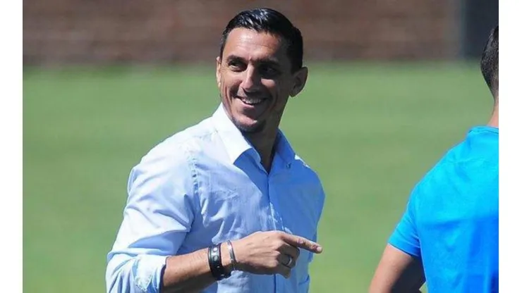 Juan Fernández: "Burdisso es el menos responsable de la salida de Nández y Benedetto"