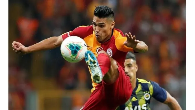 Preocupados: en Galatasaray evalúan día a día el estado de Radamel Falcao