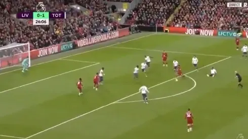 Lo sufre Liverpool: no tiene sentido la doble atajada que acaba de meter Gazzaniga