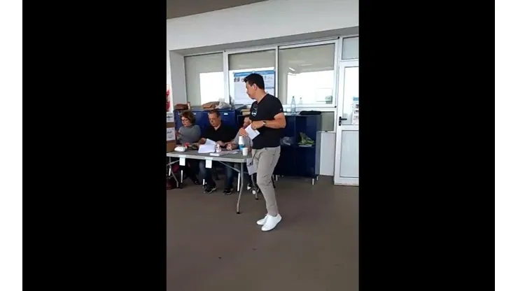 Marcelo Gallardo cumpliendo con su deber.