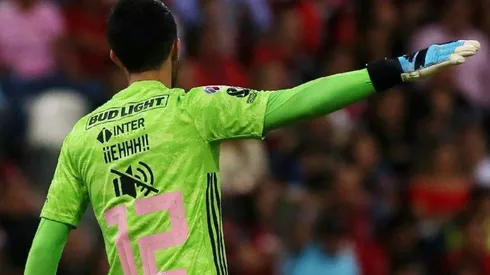 No aguantó más los 'madrazos' en México y Camilo Vargas los mandó a callar a todos