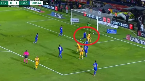 Excelente movimiento de Gignac.