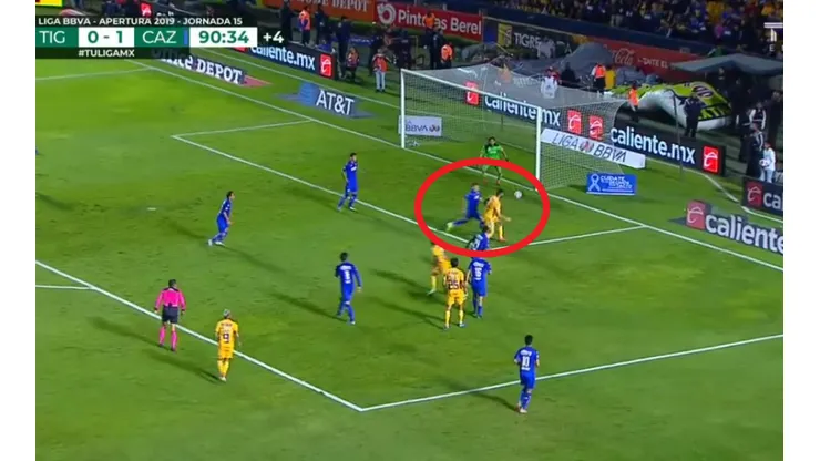 Excelente movimiento de Gignac.