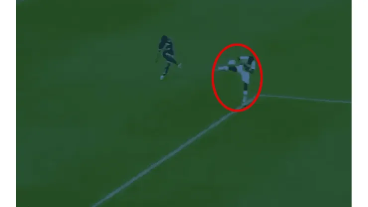 Querétaro vence a Pumas con 2 goles en 5 minutos gracias al VAR