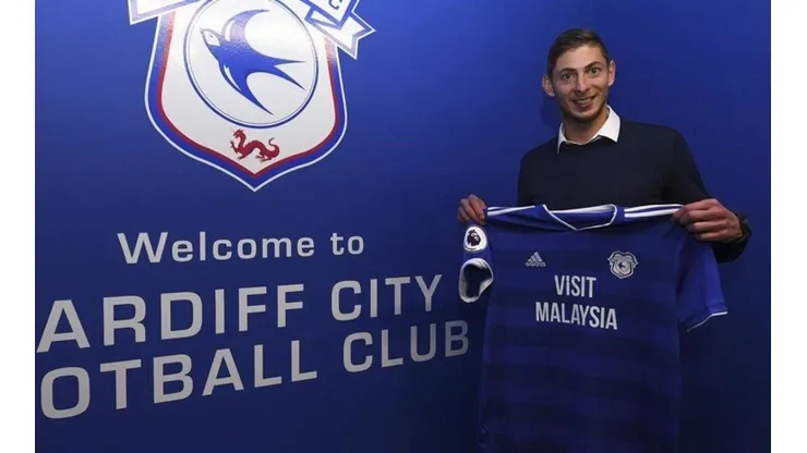 Emiliano Sala en su presentación en Cardiff.