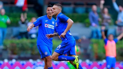 ¡Pónganse los cinturones! Cabecita Rodríguez fue el conductor del autobús del Cruz Azul