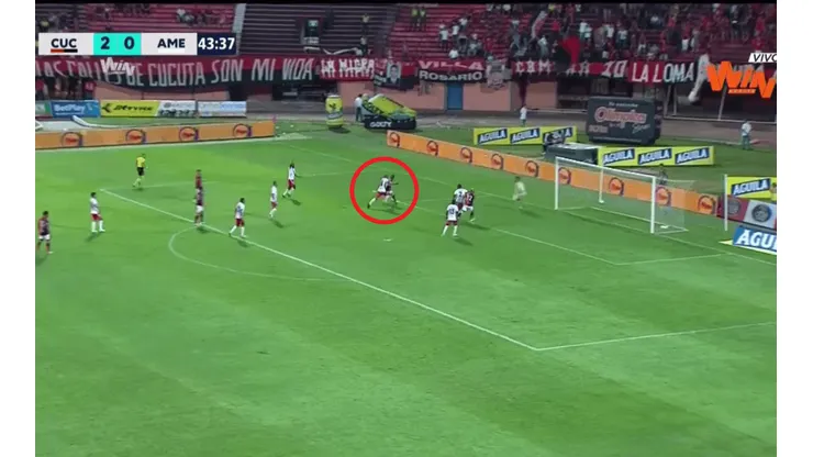 Carmelo Valencia juega desnudo: se va de doblete y Cúcuta golea 3-0 al América de Cali