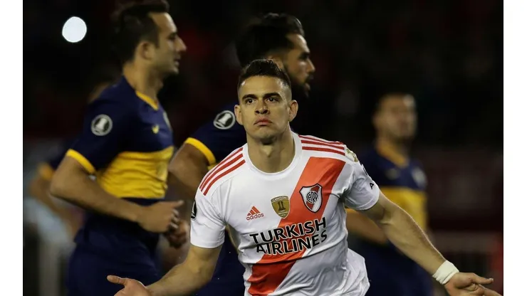 Borré subió una foto mirando a la hinchada de Boca y tiró: "Llegó el viernes, máquina"