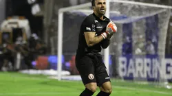 Carvallo es el arquero titular de Universitario de Deportes.