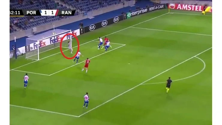 La espectacular atajada de Marchesín a Alfredo Morelos