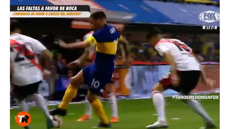 Las 13 faltas que el árbitro inventó a favor de Boca para meter a River en su arco
